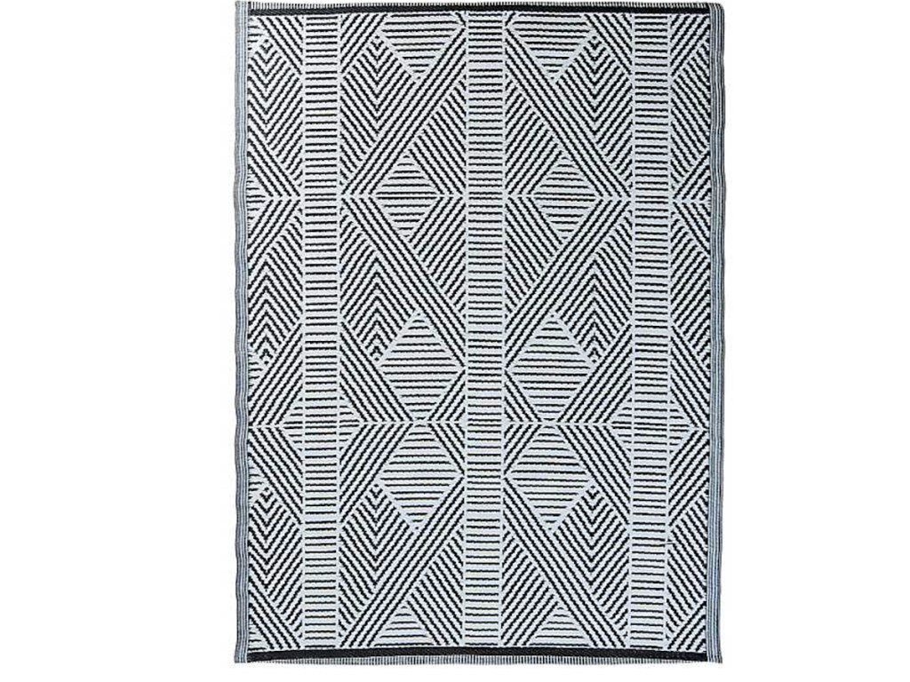 5x8 B&W rug