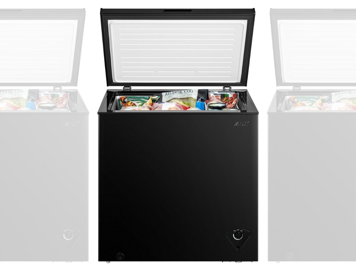 Arctic King 7 Cu. Ft. Chest Freezer in Black