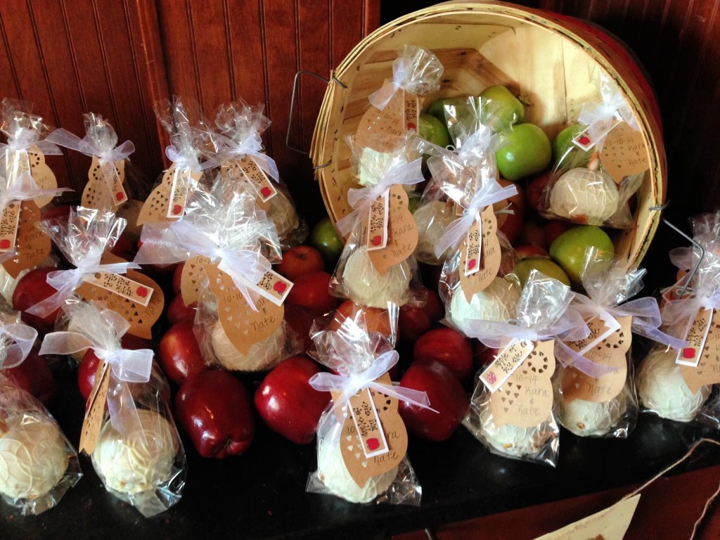 fall bridal shower favors - kara bridal shower - caramel covered apples 