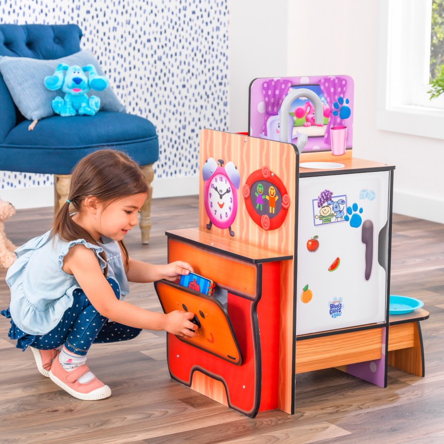 KidKraft Blue's Clues & You! Cooking-Up-Clues Wooden Play Kitchen