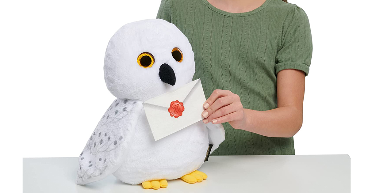 hedwig plush with girl 