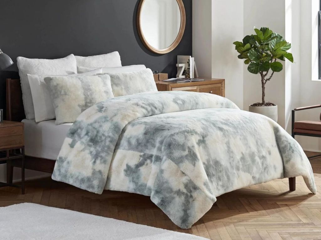tie dye onlineforter on bed