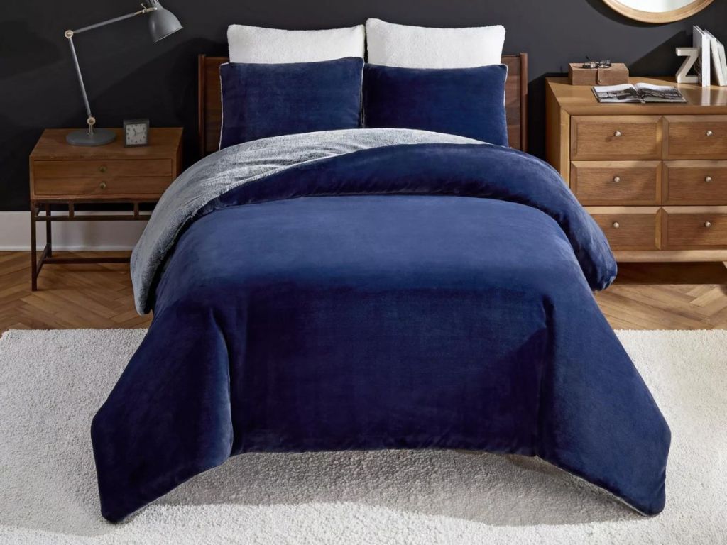 navy onlineforter on bed