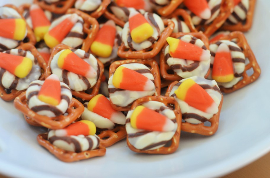 Candy Corn Pretzel Hugs