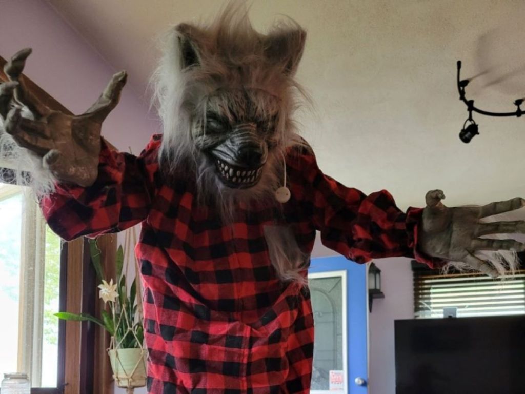 Howling Hudson Werewolf 5ft