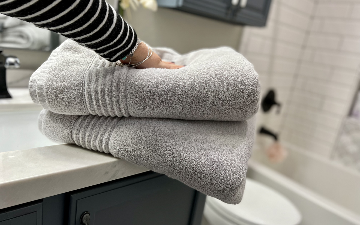 Team-Fave Simply Vera Wang Towels from $6 on Kohls.online (Regularly $15)