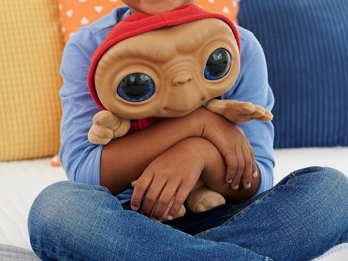 E.T. 40th Anniversary Interactive Plush w/ Basket and Blanket