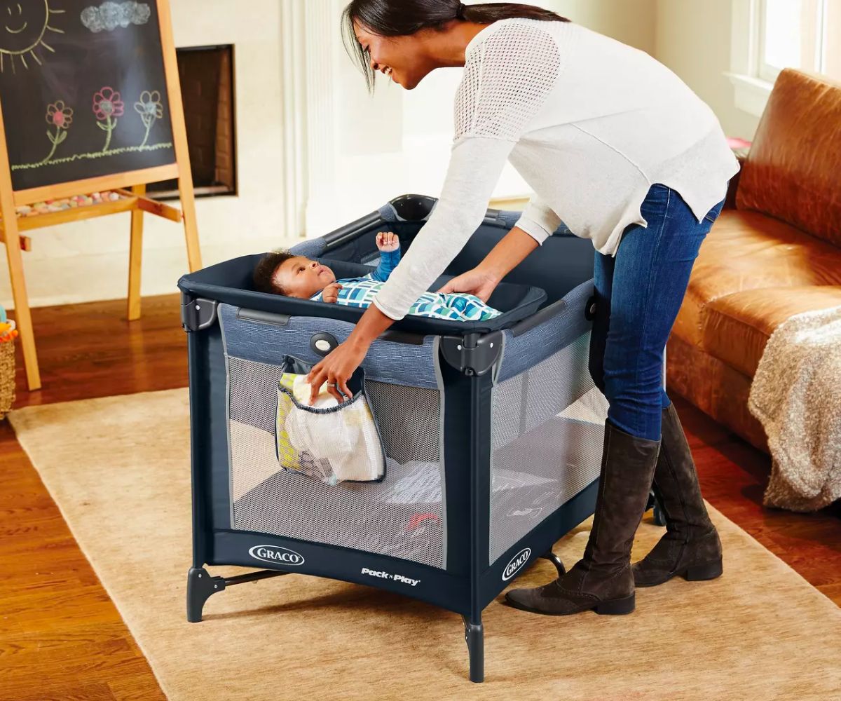 Graco Pack 'n Play Simple Solutions Portable Playard