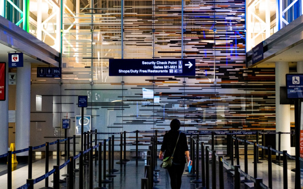 airport security line