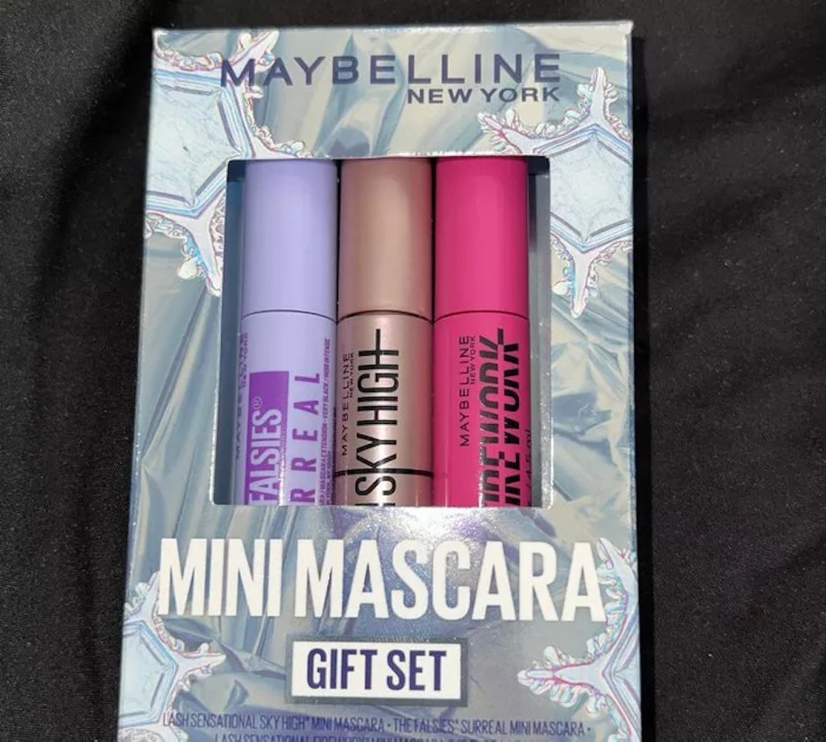 close up of maybelline mini mascara kit box