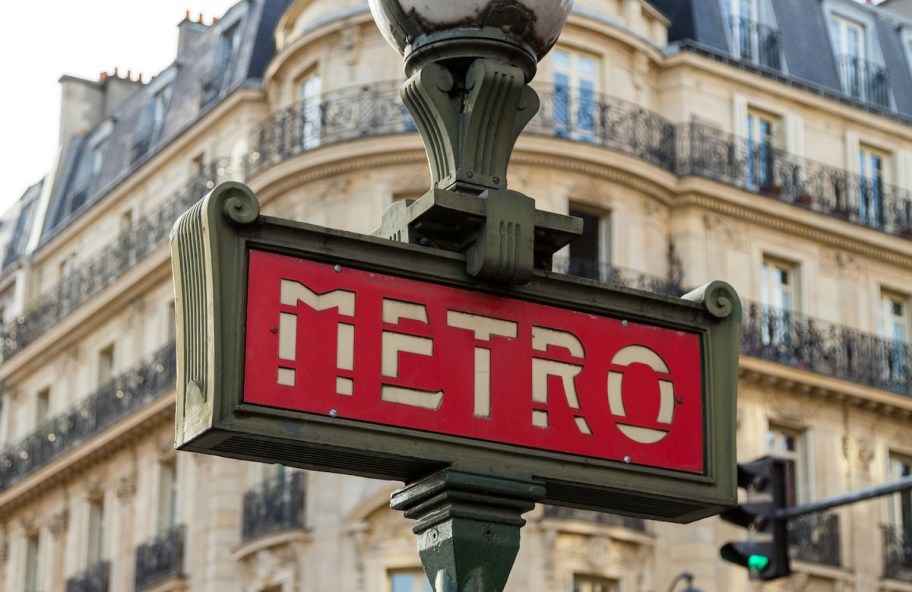 metro sign on light pole in city