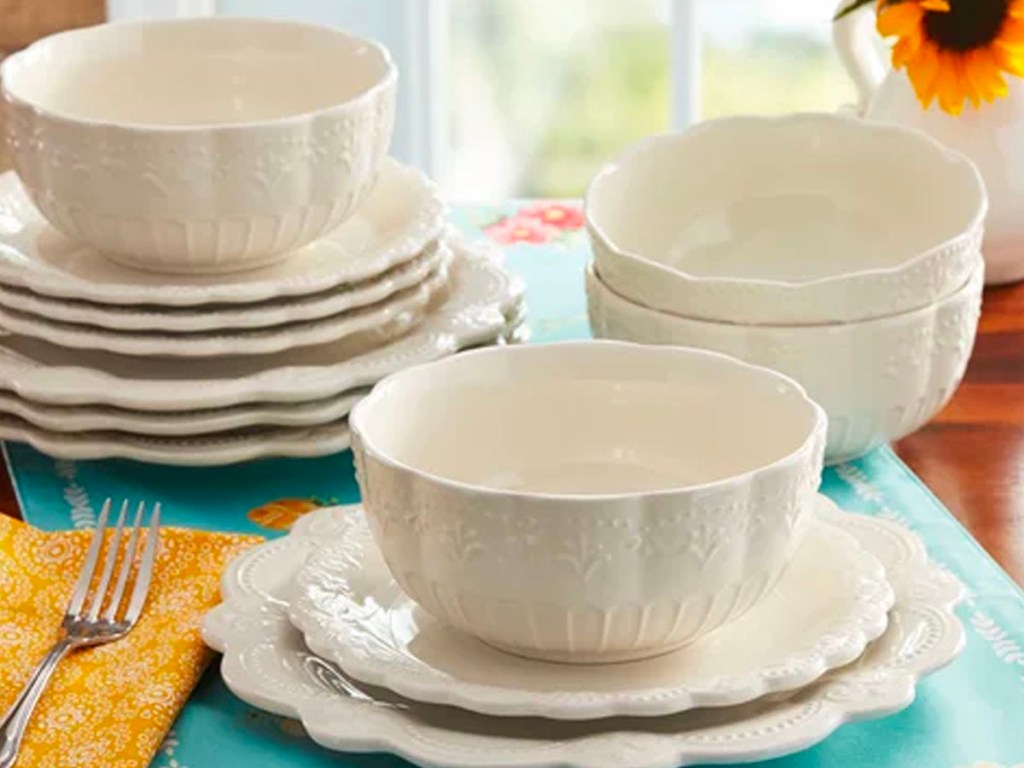 pioneer woman dinnerware set