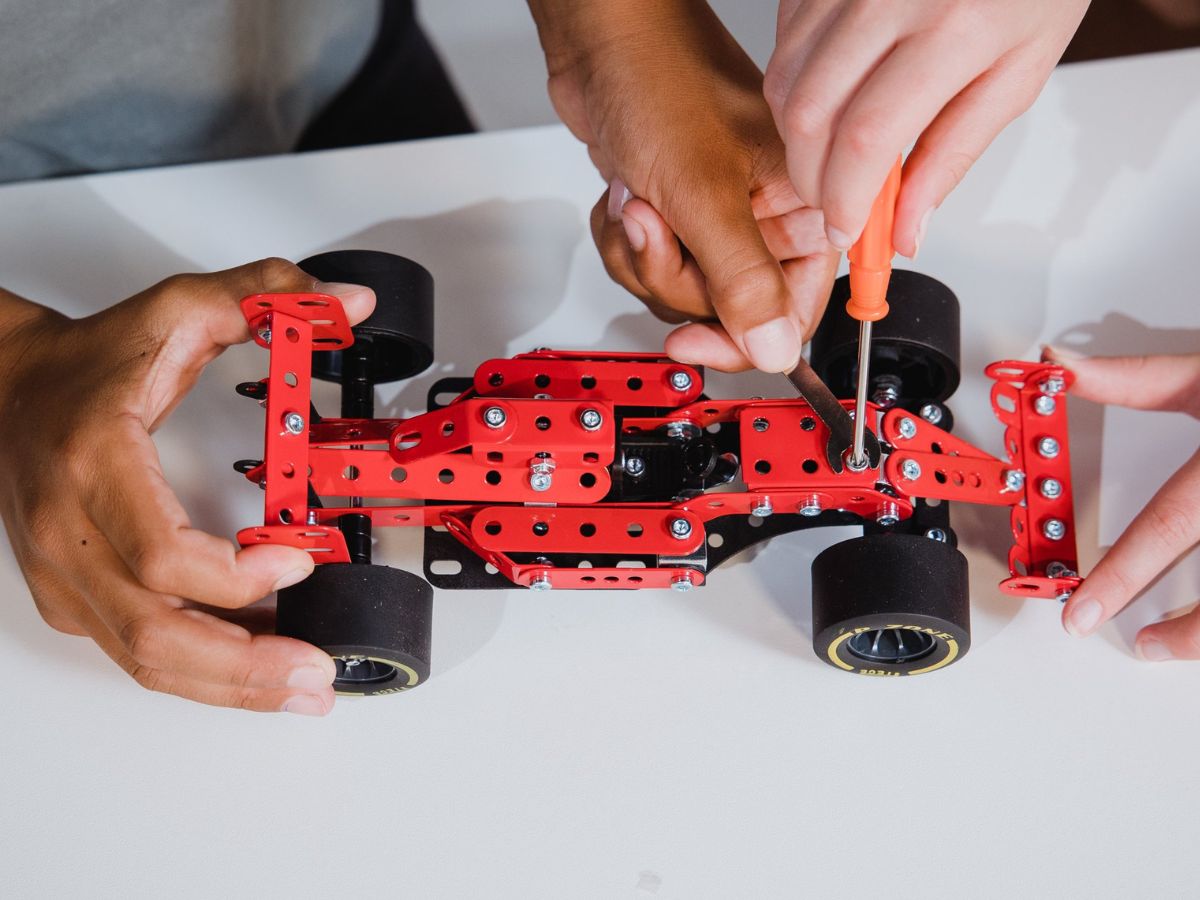 kids buliding formula race car