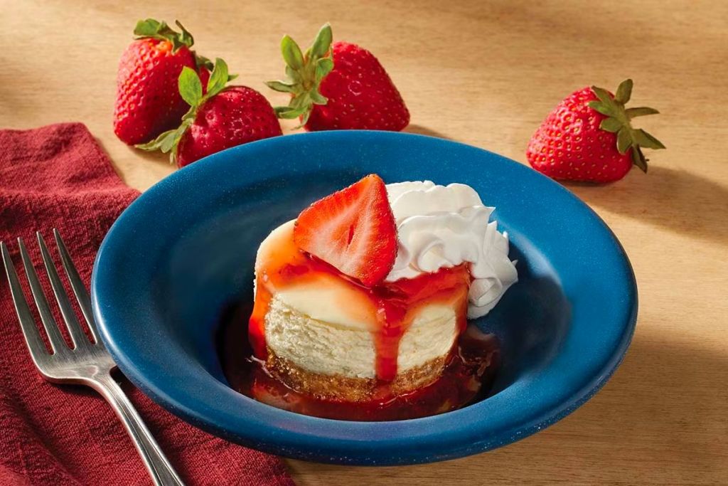 cracker barrel mini strawberry cheesecake