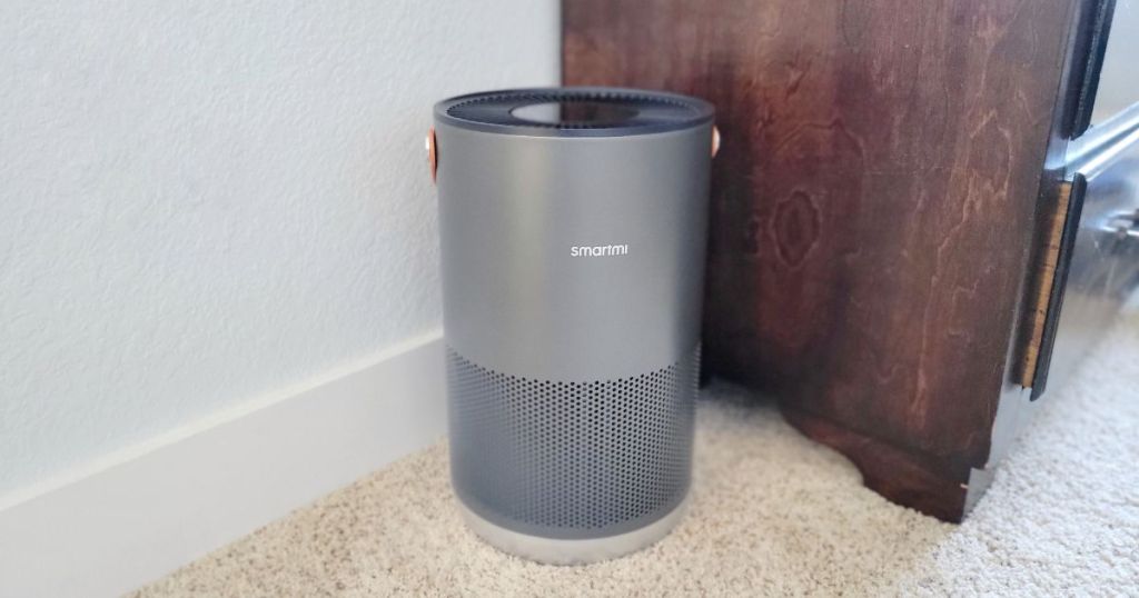 Smartmi Air Purifier sitting on floorr