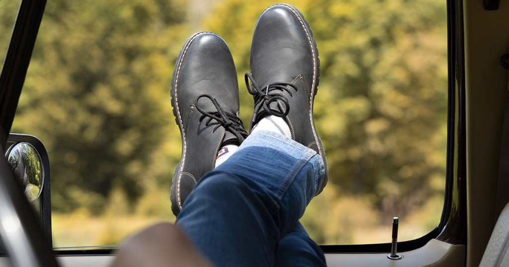 Chap's Men's Lug Sole Chukka Boot