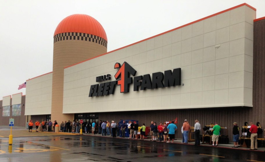 Fleet Farm storefront in Wisconsin