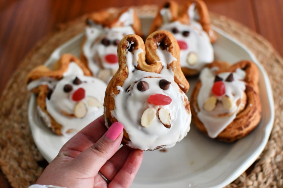 plate of easer bunny cinnamon rolls