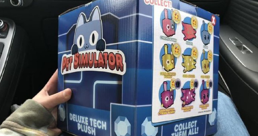 Pet simulator deluxe in womans hand