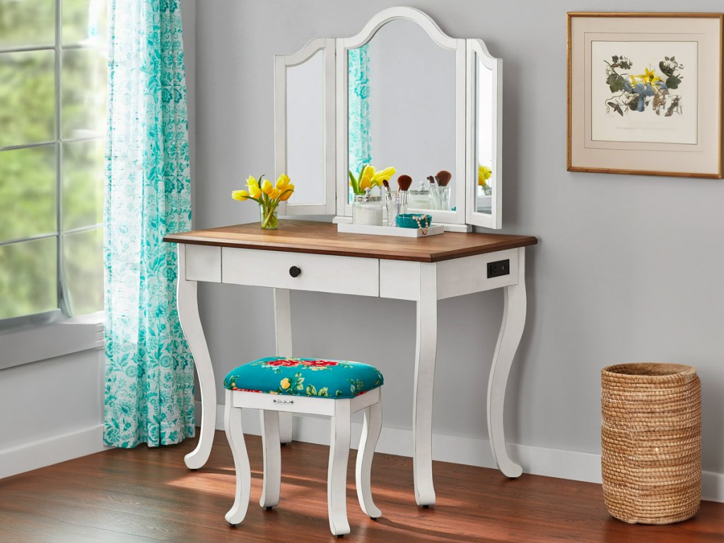 The Pioneer Woman Vanity Set