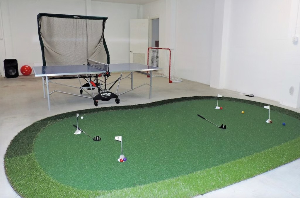 indoor putting green game