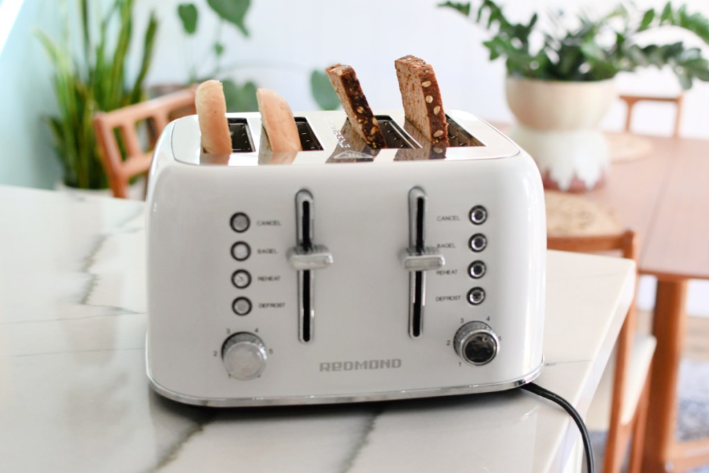 redmond amazon smeg lookalike toaster