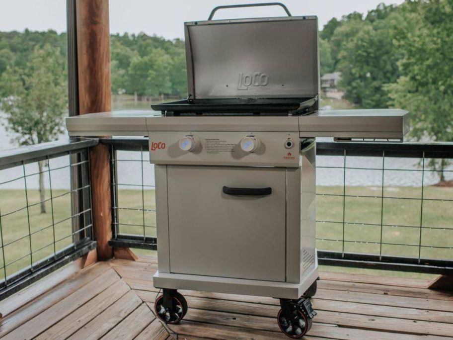 A LoCo COOKERS Griddle Chalk 2-Burner Liquid Propane Gas Grill