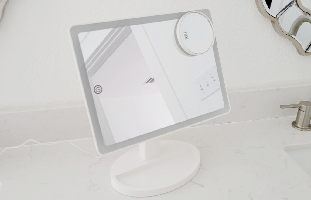 Sokea lighted mirror on display