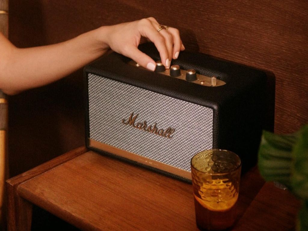 Marshall Wireless Bluetooth Speaker with hand