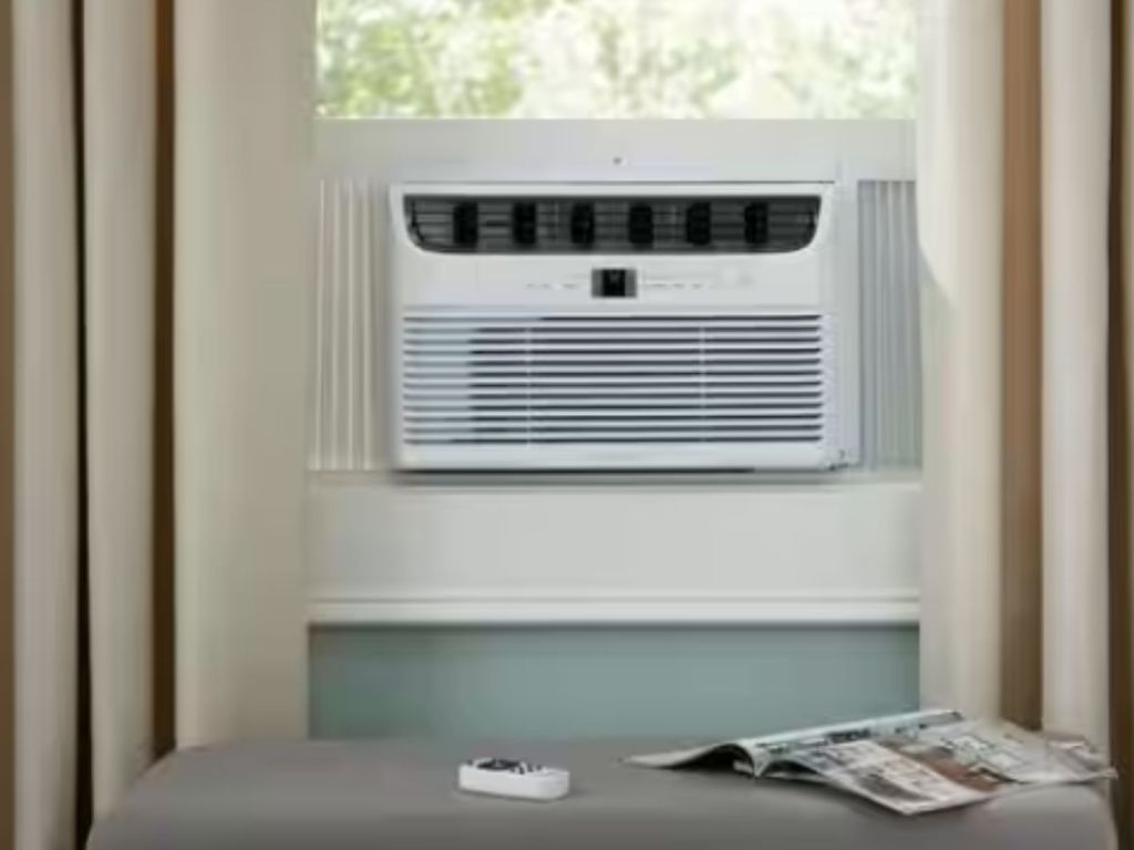 Frigidaire 6,000 BTU 115-Volt Window-Mounted Mini-onlinepact Air Conditioner with Full-Function Remote Control 