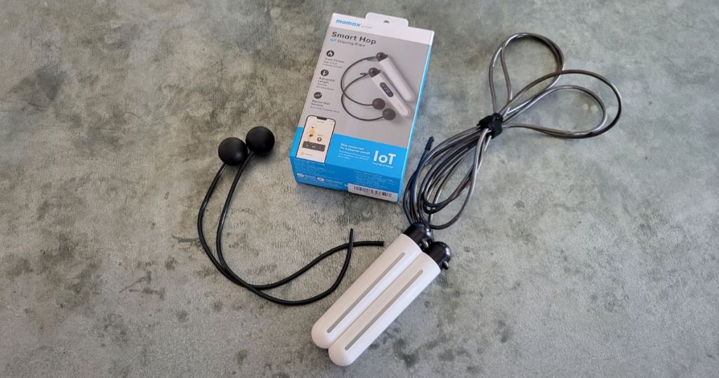 Momax Smart Jump Rope and box