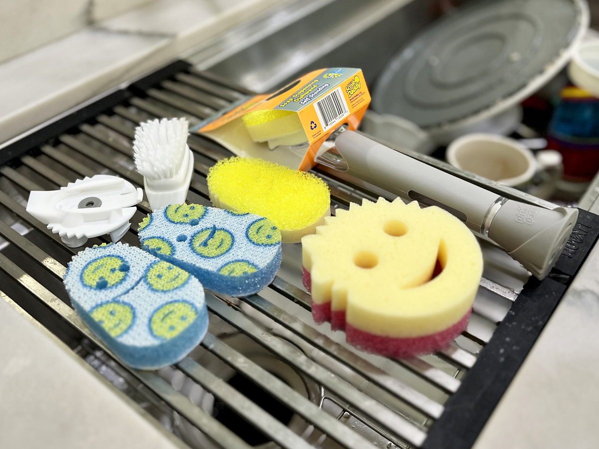 scrub daddy dish wand, sponge heads, and scrub mommy sponge