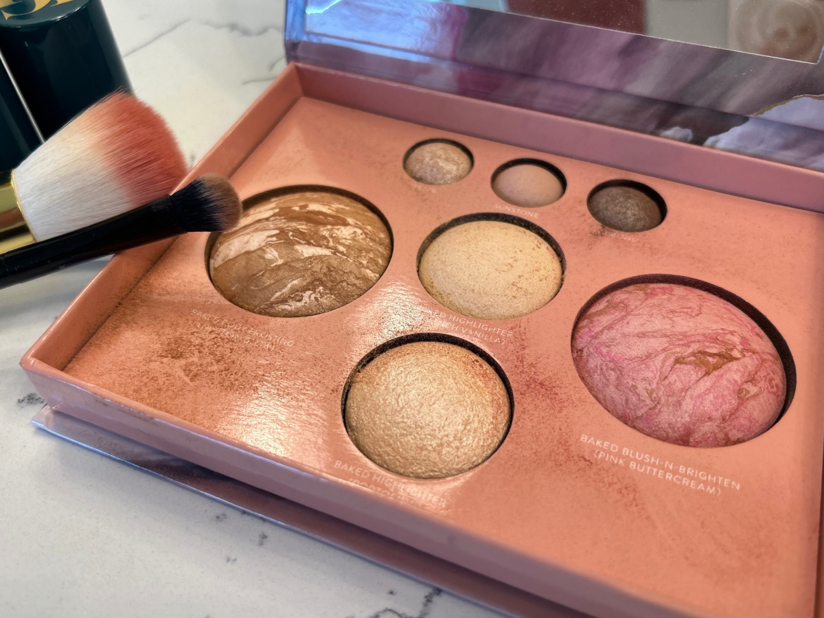 *HOT* Laura Gellar Baked Palette + Brush ONLY $41.99 Shipped (OVER $130 Value)