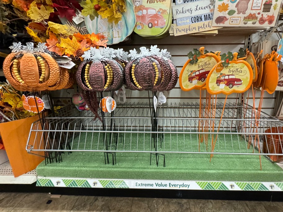 metal pumpkin stakes in store