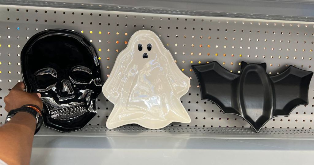 halloween plates at on a store shelf at walmart