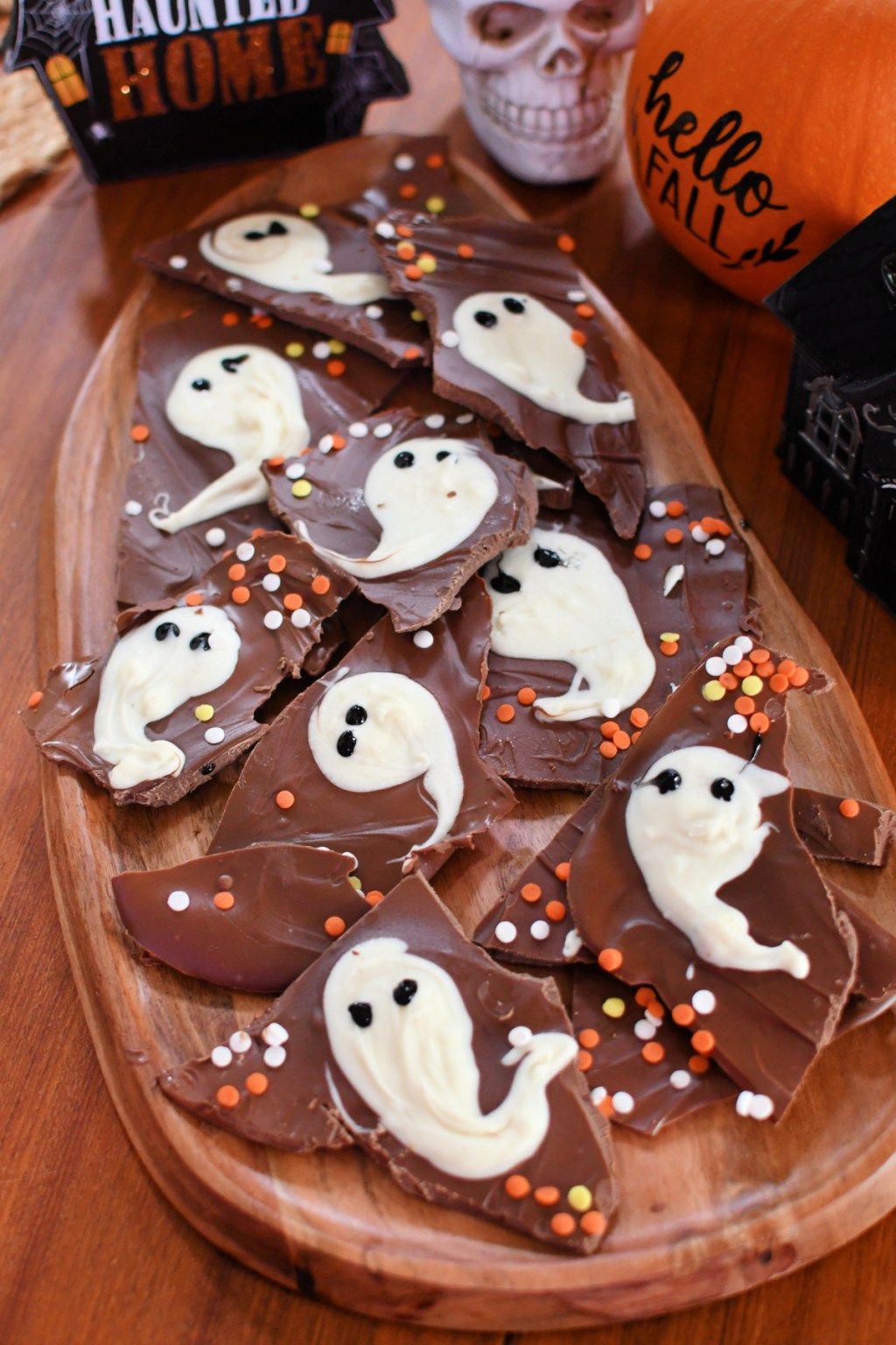 serving tray with halloween ghost bark