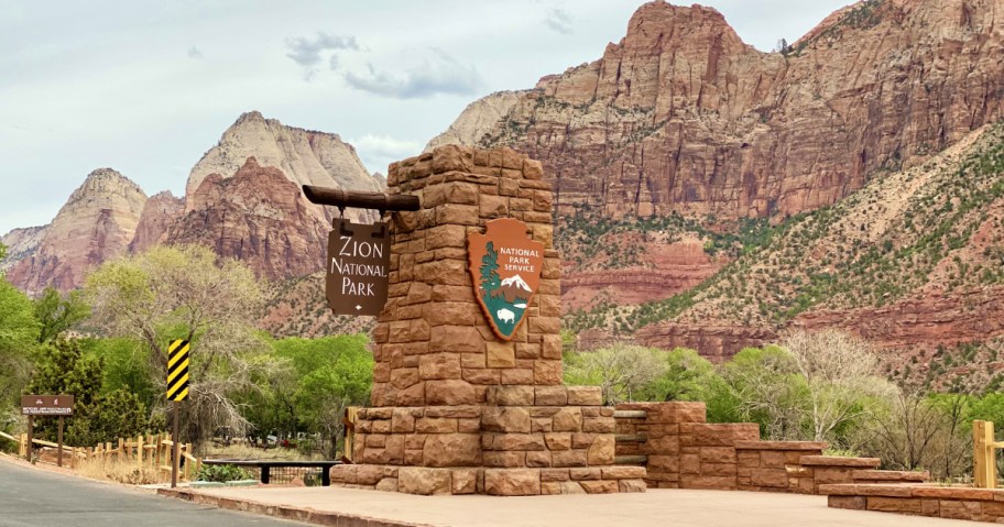 zion national park sign