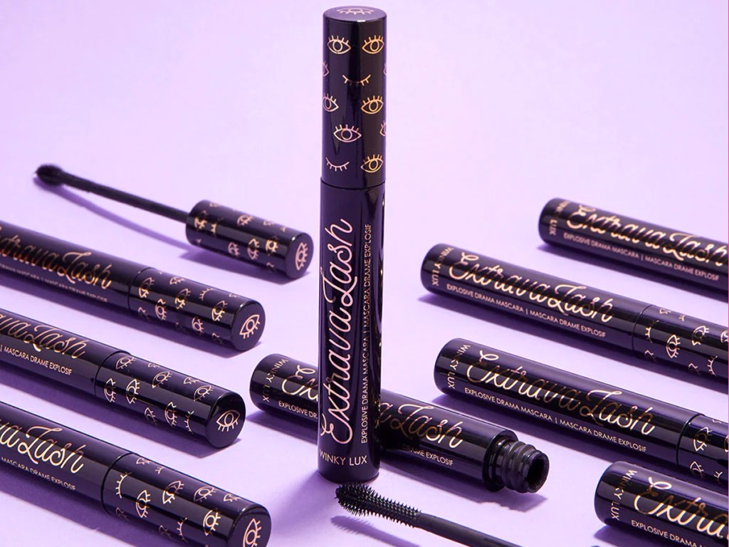 winky lux extravalash mascara on purple background