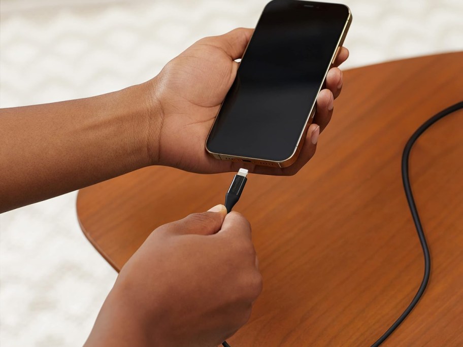 Hand charging iPhone with Amazonbasics charger