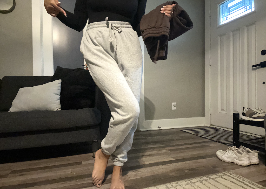 woman wearing grey Kohl's joggers 