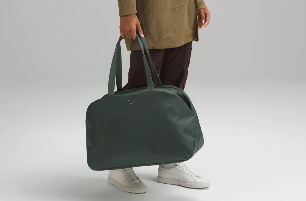 Lululemon Go Getter Bag in Forest Green