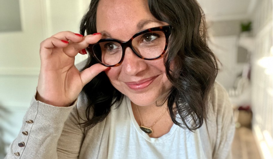 woman wearing tortoise shell The Quinn frames