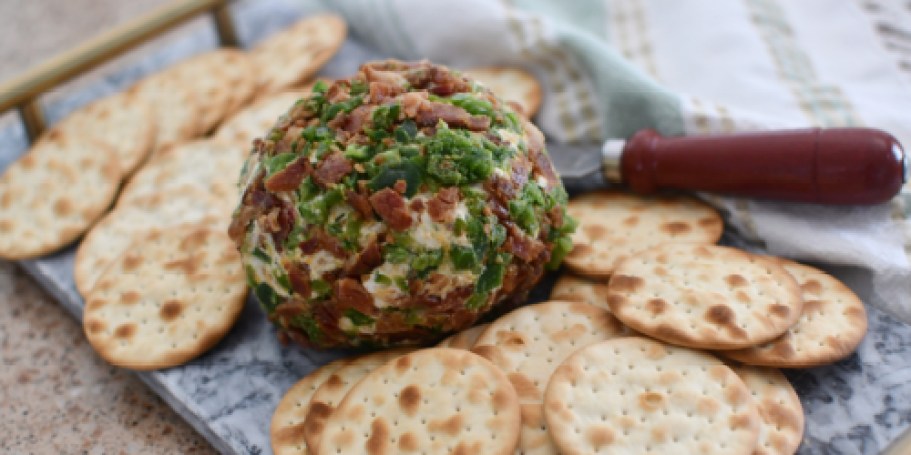 Bacon Jalapeño Cheese Ball: Must-Try Holiday Party Appetizer!