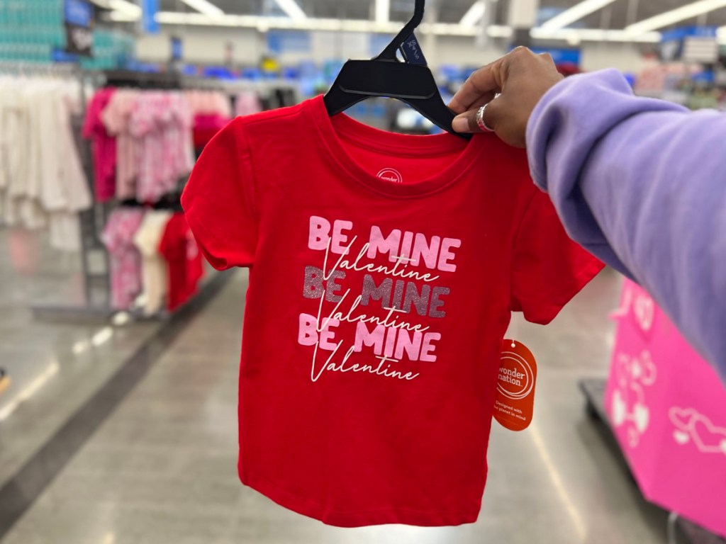 hand holding be mine valentine graphic tee