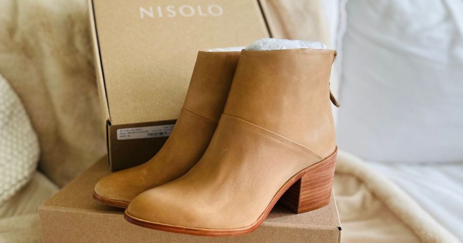 Nisolo Dari Boots propped up on the box they onlinee in