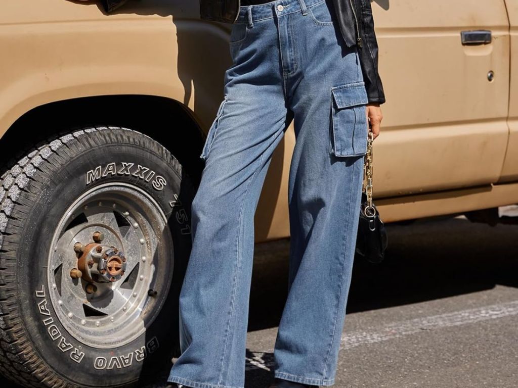 woman wearing cargo pants