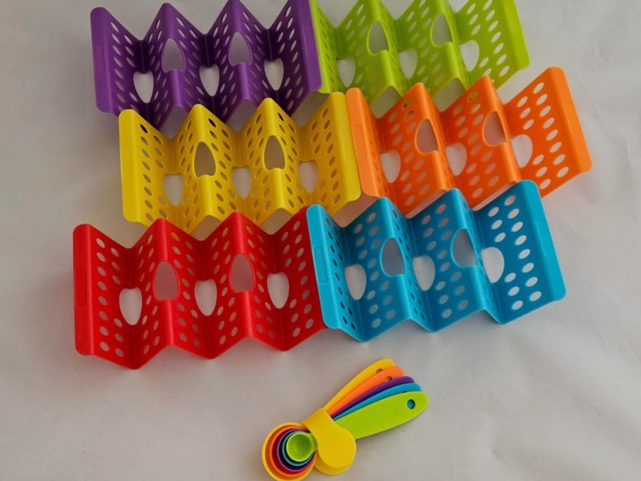 plastic taco holder set with measuring spoons