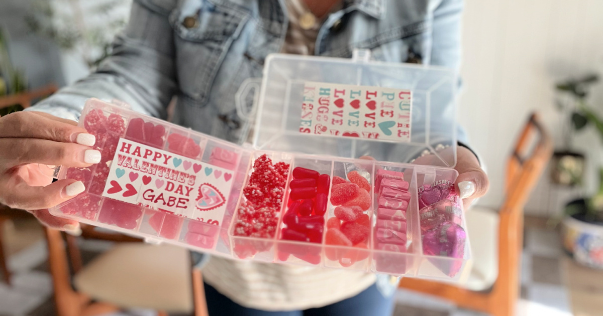 Make Valentine’s Day Candy Snackle Boxes (Easy & Fun Gift Idea!)