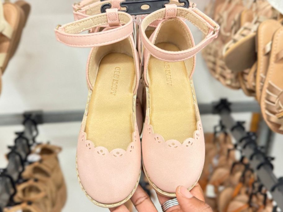 Old Navy Girls Chunky Eyelet Trim Shoes