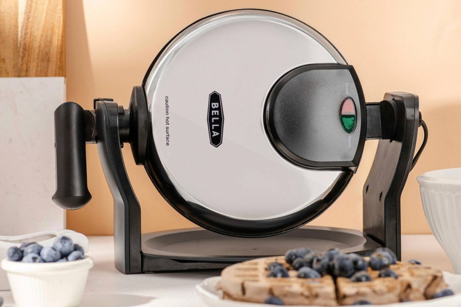 closed round stainless steel waffle maker